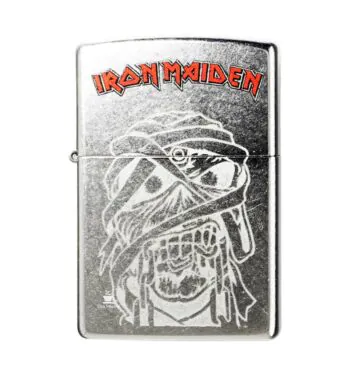 Isqueiro Zippo Iron Maiden 48667 de frente