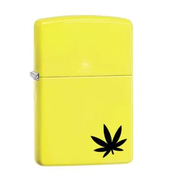 Isqueiro Zippo Leaf in Corner