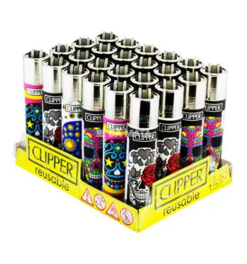 Caixa de Isqueiro Clipper Happy Skulls de lado tabacaria da mata