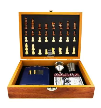 Kit de Xadrez Madeira C/ Cartas de Baralho e Cantil de frente aberto tabacaria da mata